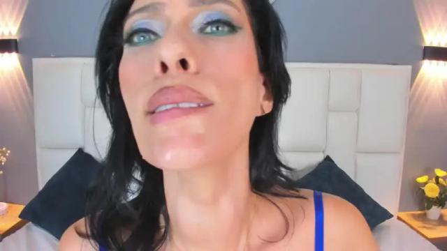 Image 8 of priscila25 Stream on Chaturbate on 16 months ago