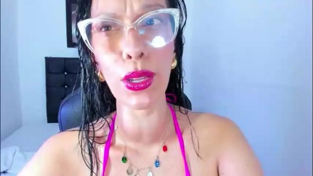 Image 11 of priscilasmiith25 Stream on Chaturbate on 4 months ago