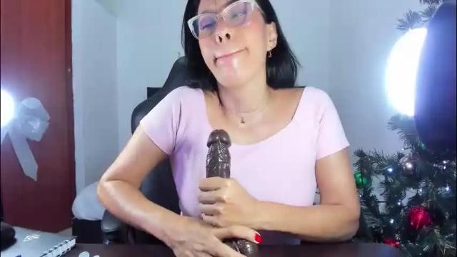 Image 8 of priscilasmiith25 Stream on Chaturbate on 21 days ago