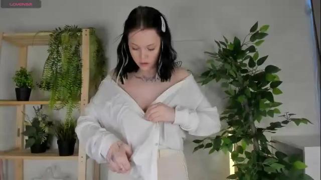 Image 4 of prrincess__jasmine Stream on Chaturbate on 29 days ago