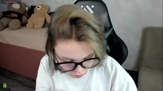Image 4 of prrincess__jasmine Stream on Chaturbate on 13 days ago