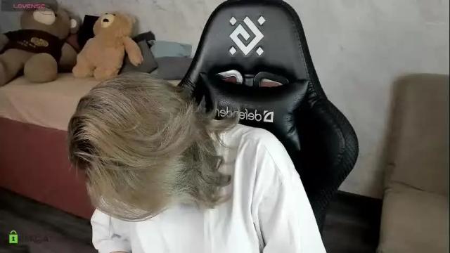 Image 7 of prrincess__jasmine Stream on Chaturbate on 13 days ago