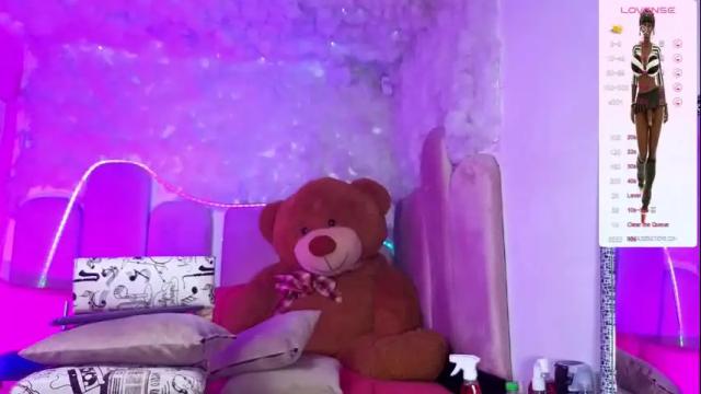 Image 7 of puca_eboony Stream on Chaturbate on 15 days ago