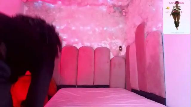 Image 2 of puca_eboony Stream on Chaturbate on 12 days ago