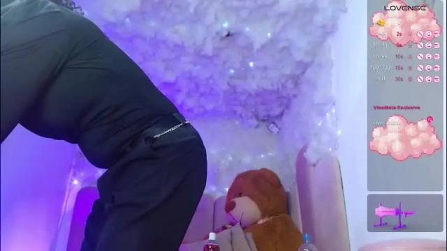 Image 3 of puca_eboony Stream on Chaturbate on 22 days ago