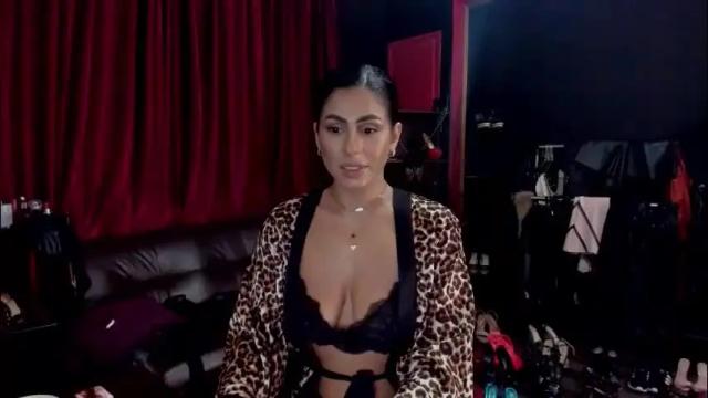 Image 2 of puffy_love Stream on Chaturbate on 2 months ago