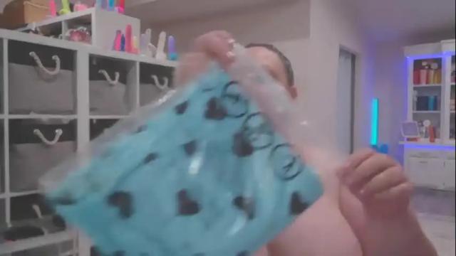 Image 6 of pugglelover Stream on Chaturbate on 3 months ago