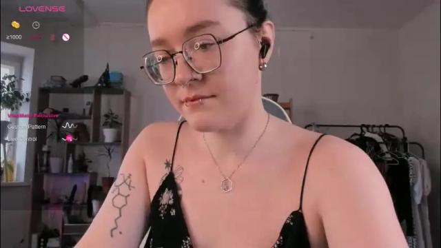 Image 3 of pumbazaebumba Stream on Chaturbate on 2 months ago