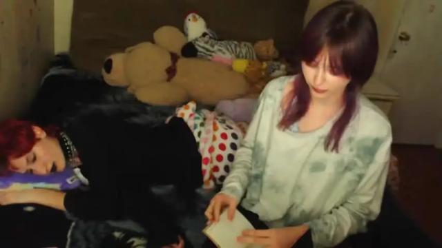 Image 3 of pumpkin_x_daisy Stream on Chaturbate on 16 months ago