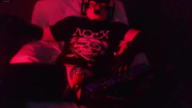 Image 6 of punkpupfen Stream on Chaturbate on 18 months ago