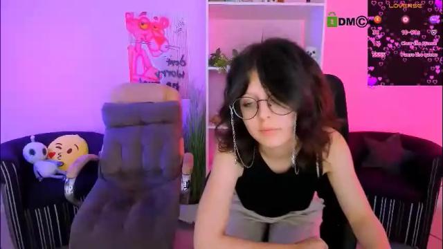 Image 11 of pure_radiance Stream on Chaturbate on 1 month ago
