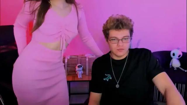 Image 2 of pure_radiance Stream on Chaturbate on 21 days ago