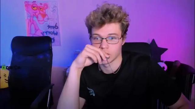 Image 8 of pure_radiance Stream on Chaturbate on 12 days ago