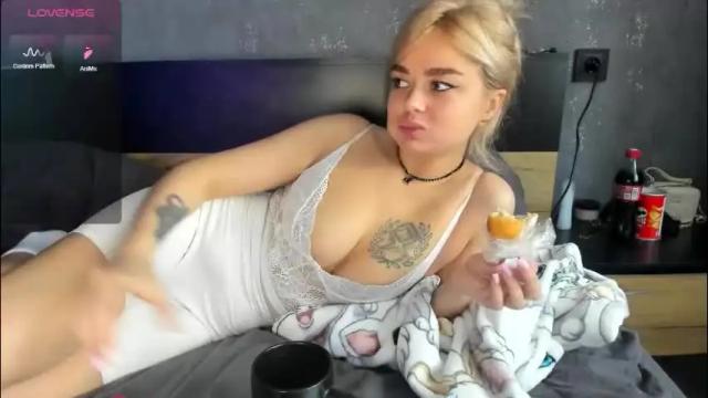 Image 10 of purebeautie Stream on Chaturbate on 1 month ago