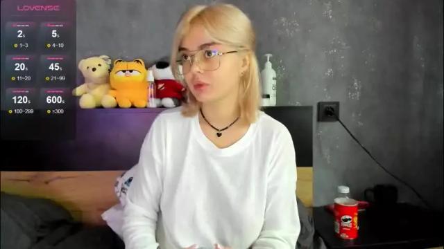 Image 7 of purebeautie Stream on Chaturbate on 1 month ago