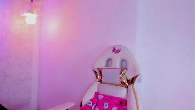 Image 4 of purple_maddie Stream on Chaturbate on 27 days ago