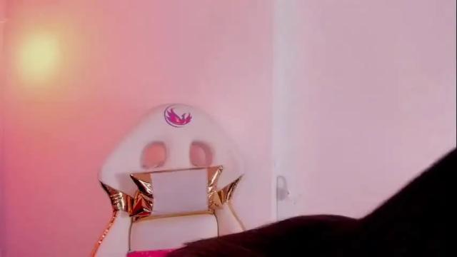 Image 6 of purple_maddie Stream on Chaturbate on 24 days ago