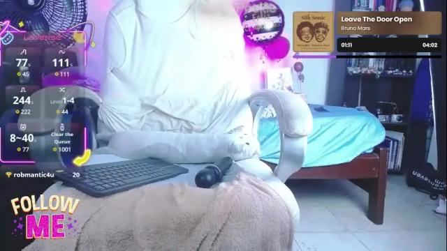 Image 12 of purple_pookie Stream on Chaturbate on 25 days ago