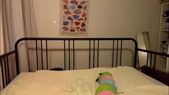 Image 8 of purplebeawer Stream on Chaturbate on 2 months ago