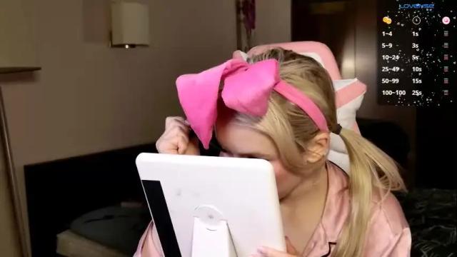 Image 2 of purr_meow Stream on Chaturbate on 1 month ago
