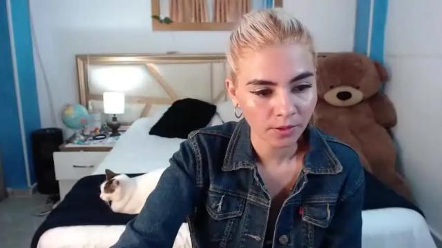 Image 12 of purrfectpetals Stream on Chaturbate on 13 months ago