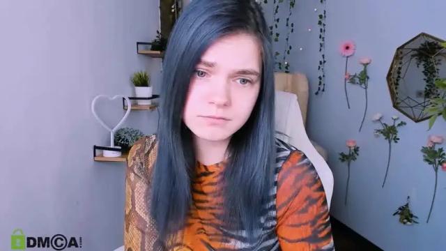 Image 2 of pussysaurus_ Stream on Chaturbate on 13 months ago