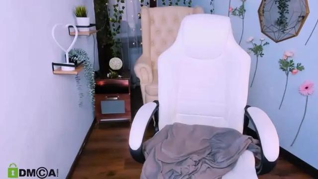 Image 11 of pussysaurus_ Stream on Chaturbate on 13 months ago