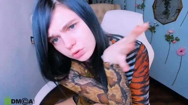 Image 7 of pussysaurus_ Stream on Chaturbate on 13 months ago