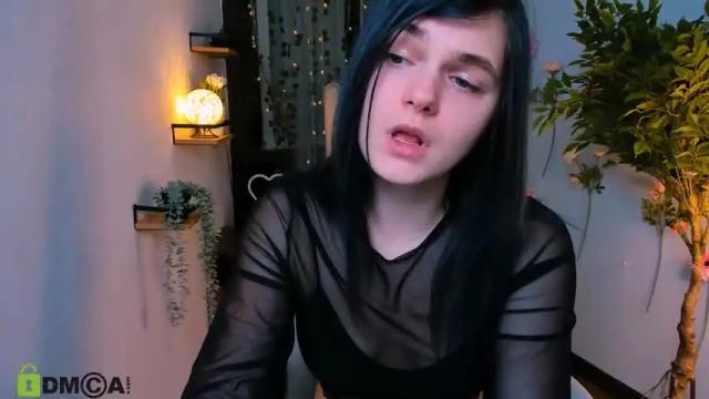 Image 10 of pussysaurus_ Stream on Chaturbate on 13 months ago