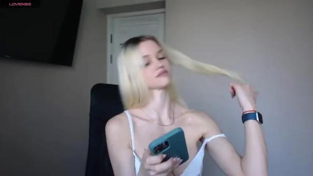 Image 10 of qeeensgambit Stream on Chaturbate on 14 months ago
