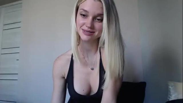 Image 3 of qeeensgambit Stream on Chaturbate on 1 month ago