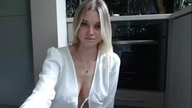 Image 11 of qeeensgambit Stream on Chaturbate on 25 days ago