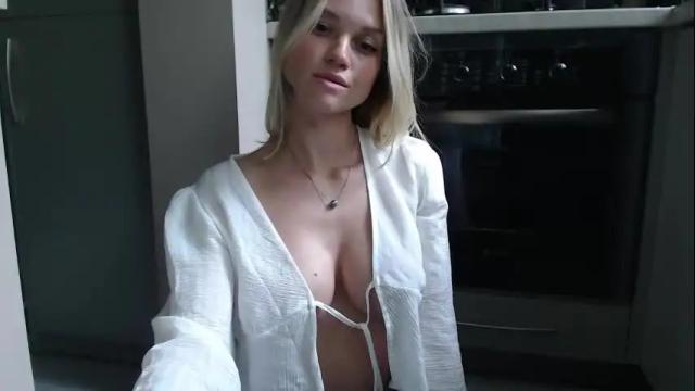 Image 7 of qeeensgambit Stream on Chaturbate on 25 days ago