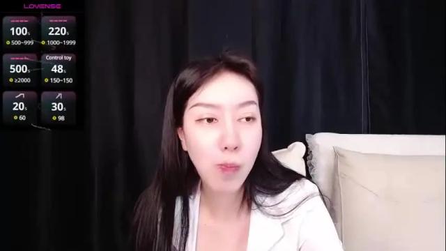 Image 4 of qianqian_ Stream on Chaturbate on 28 days ago