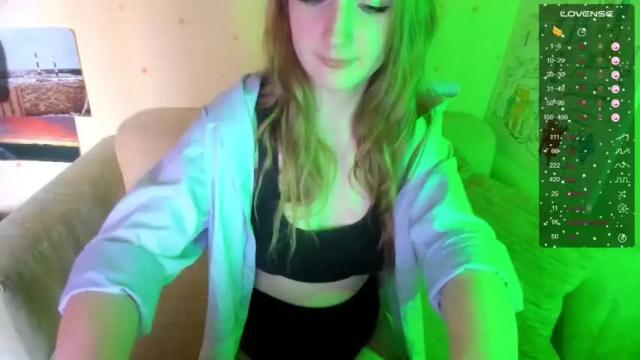 Image 7 of qonstantlyhorny Stream on Chaturbate on 19 months ago
