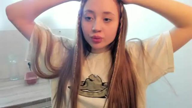 Image 2 of qtiee Stream on Chaturbate on 14 months ago