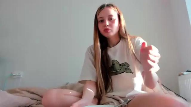 Image 4 of qtiee Stream on Chaturbate on 14 months ago