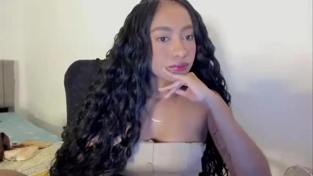 Image 2 of queen__ariel Stream on Chaturbate on 14 months ago