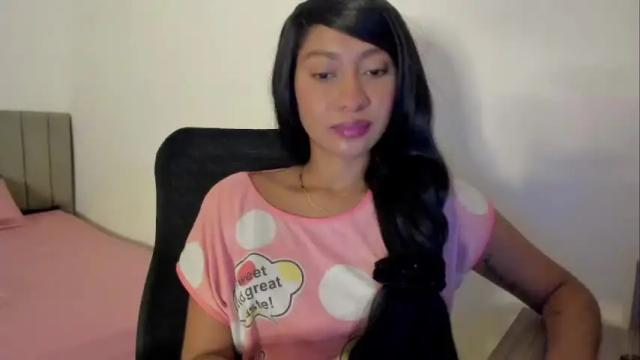 Image 10 of queen__ariel Stream on Chaturbate on 12 months ago