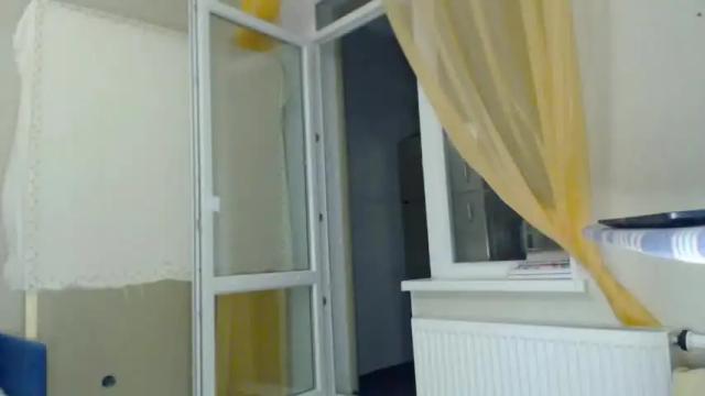 Image 8 of queen__caroline Stream on Chaturbate on 14 months ago