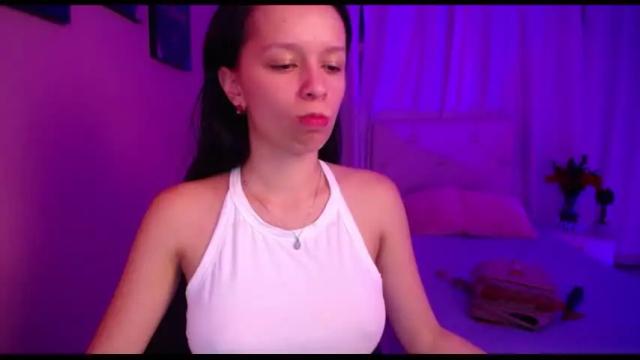 Image 12 of queen_andromeda Stream on Chaturbate on 15 months ago