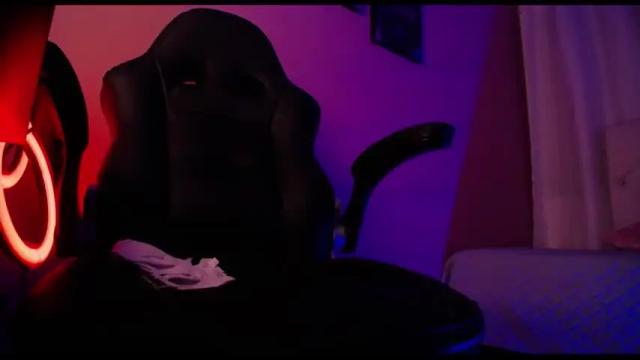 Image 4 of queen_andromeda Stream on Chaturbate on 14 months ago