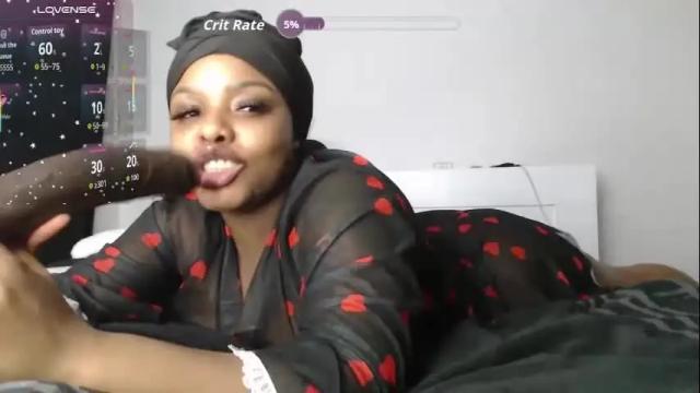 Image 7 of queen_barbie_ Stream on Chaturbate on 4 months ago