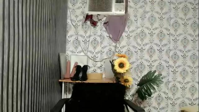 Image 2 of queen_elicktra Stream on Chaturbate on 1 month ago