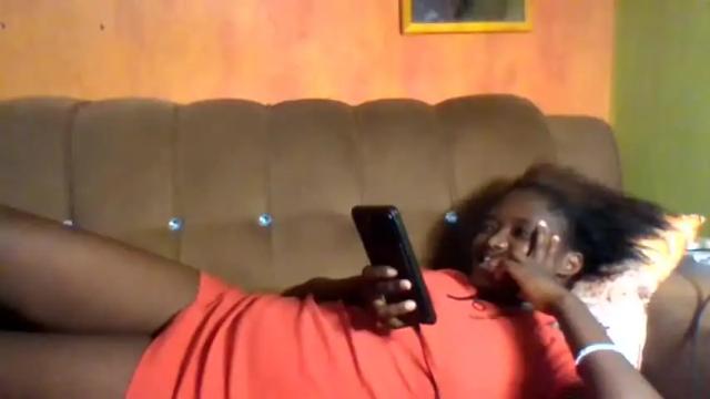 Image 8 of queen_isabellah Stream on Chaturbate on 14 months ago