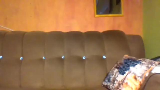 Image 3 of queen_isabellah Stream on Chaturbate on 16 months ago