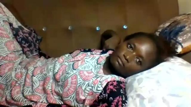 Image 2 of queen_isabellah Stream on Chaturbate on 14 months ago