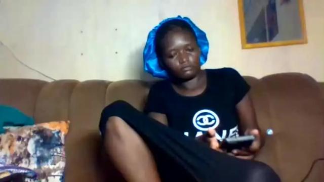 Image 7 of queen_isabellah Stream on Chaturbate on 13 months ago