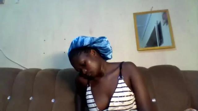 Image 7 of queen_isabellah Stream on Chaturbate on 13 months ago