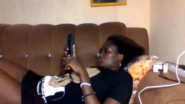 Image 7 of queen_isabellah Stream on Chaturbate on 12 months ago